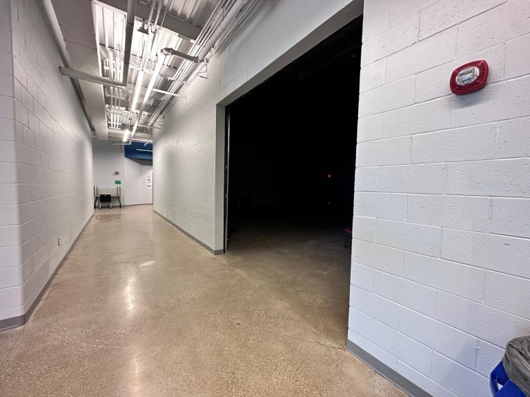 400-grit-Commercial-polished-concrete-4.jpg